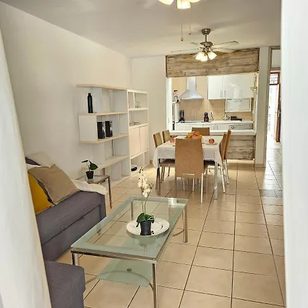 New Holidays & Pool, Aircond, Playa De Americas, Tenerife Apartment