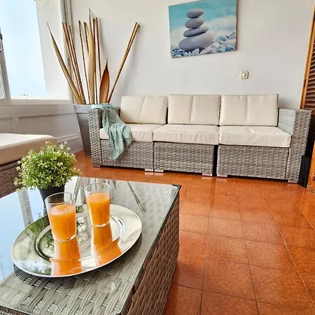 New Holidays & Pool, Aircond, Playa De Americas, Tenerife Apartment